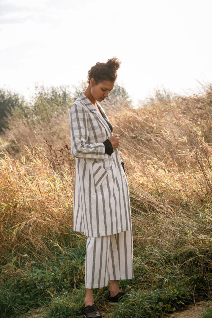 slow fashion, Talita in een duurzame outfit van Elsien Gringhuis
